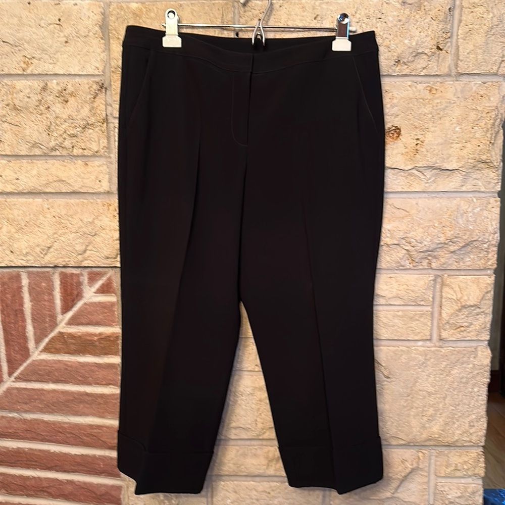 Woman’s St John Couture Black  crop Trousers in size 12